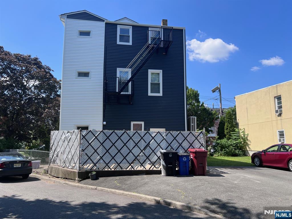 6 Hancox Avenue