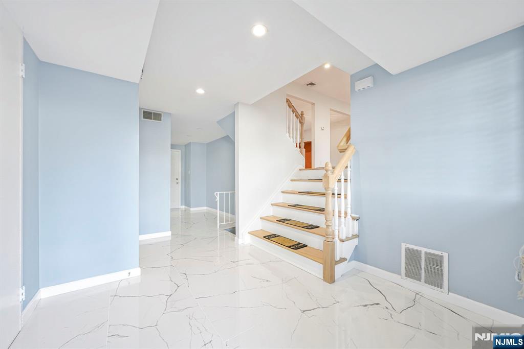 3 Faber Place