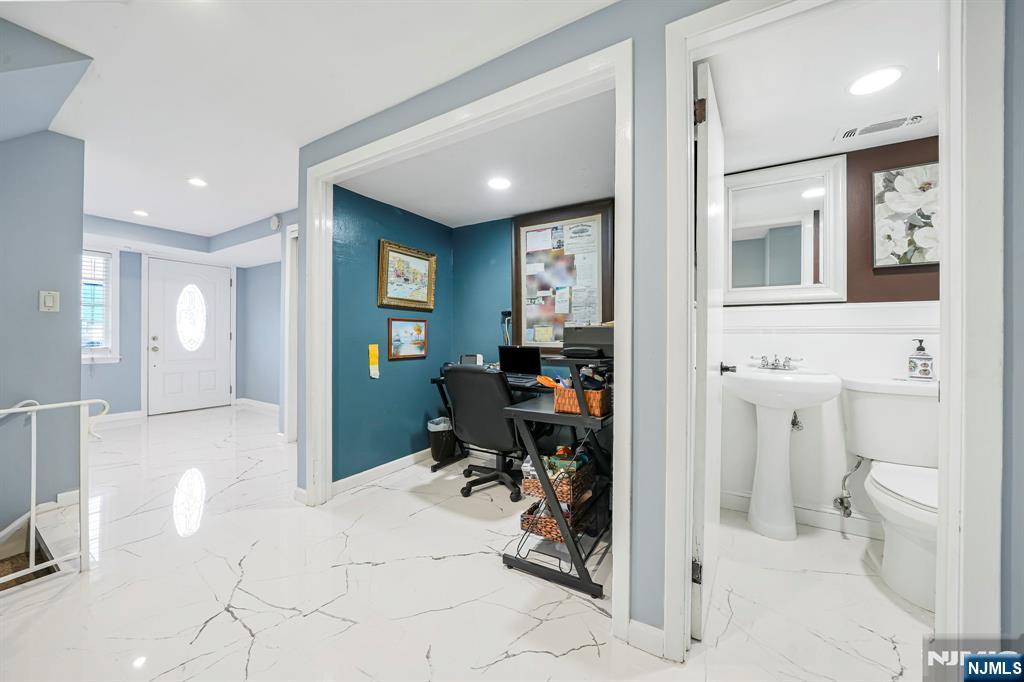 3 Faber Place