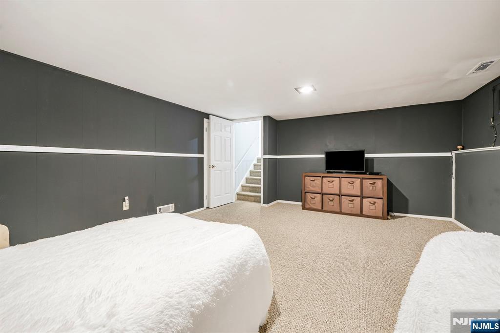3 Faber Place