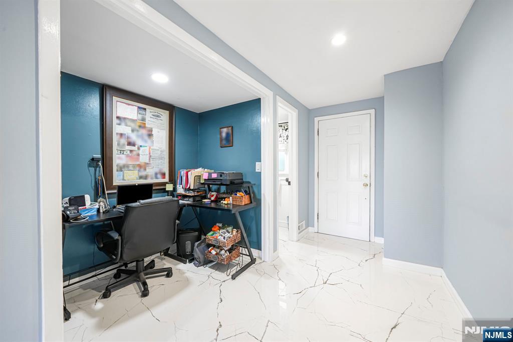 3 Faber Place