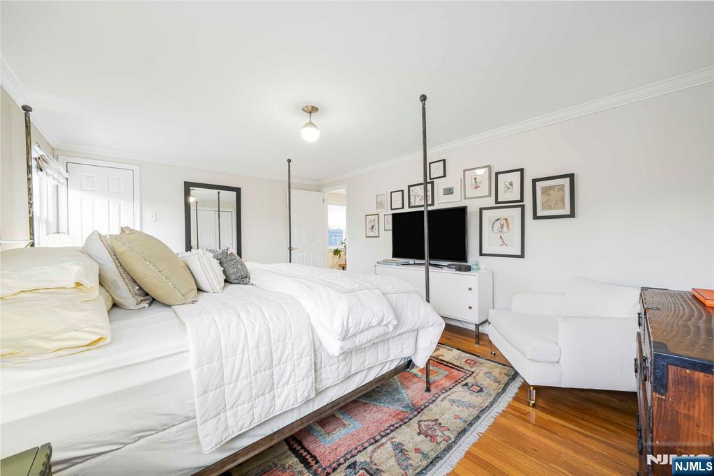 8 White Terrace