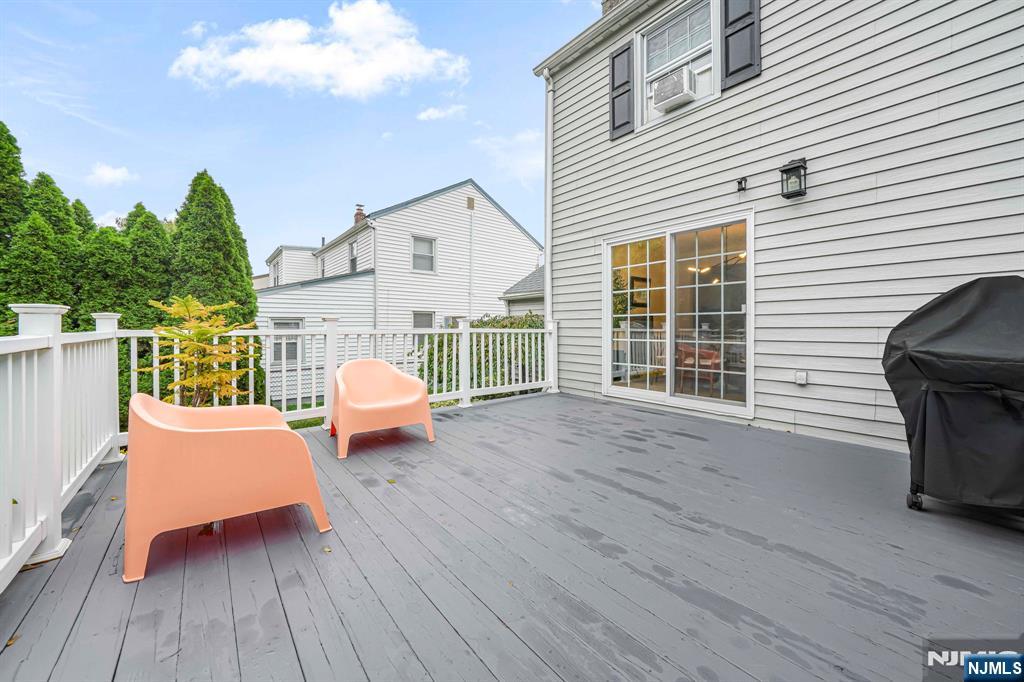 8 White Terrace