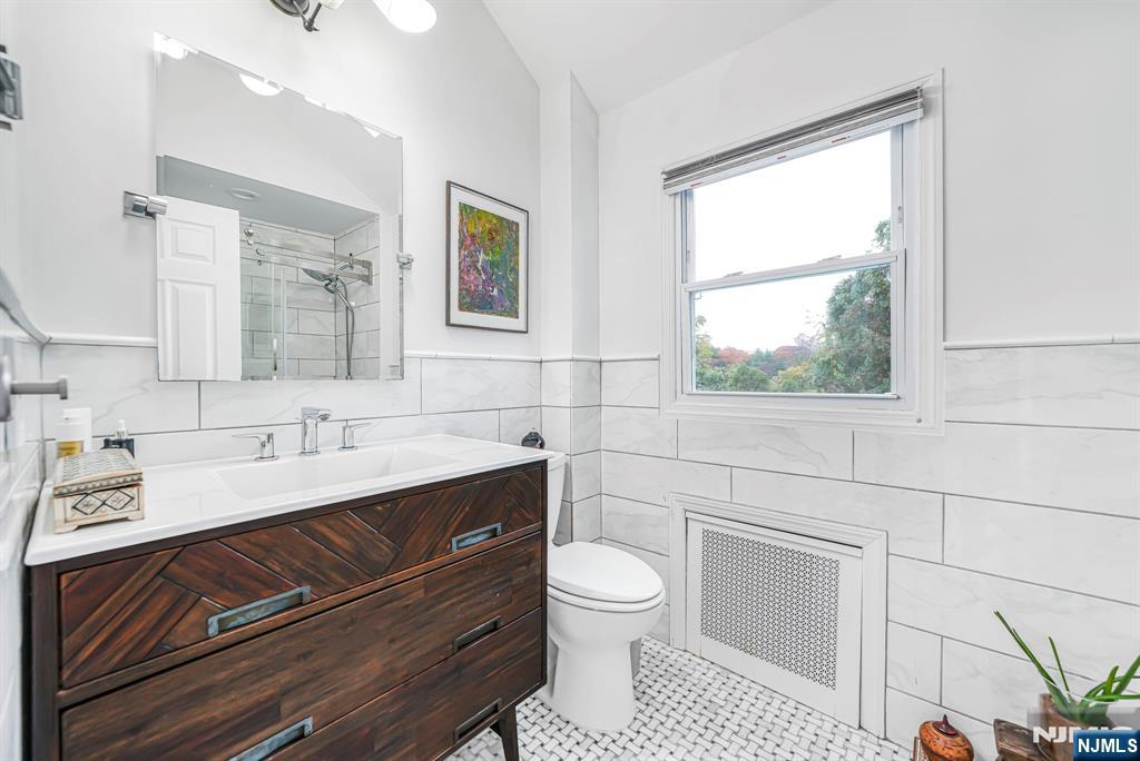 8 White Terrace