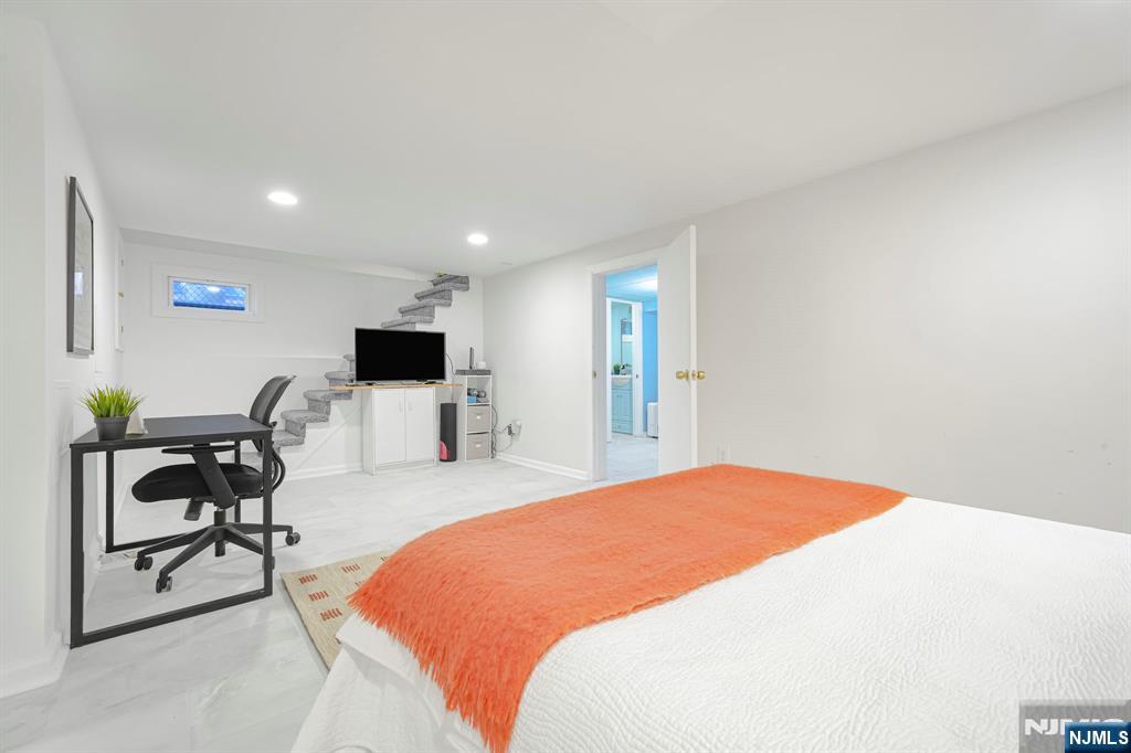 8 White Terrace