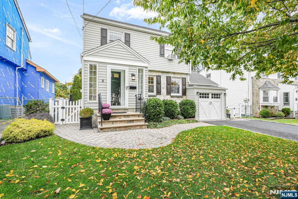 8 White Terrace
