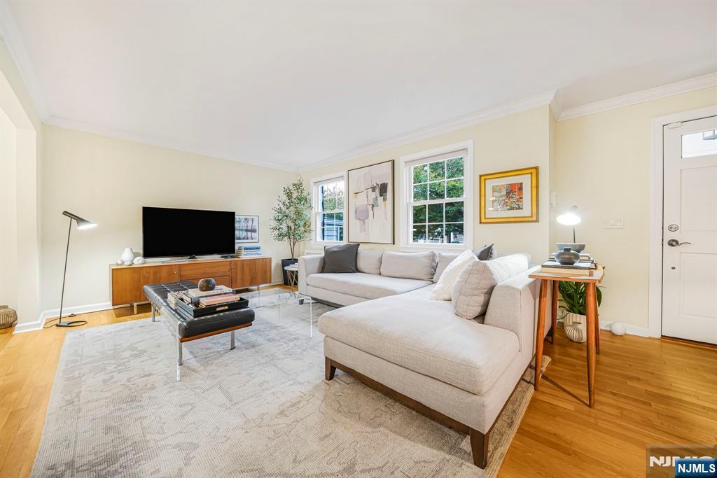 8 White Terrace