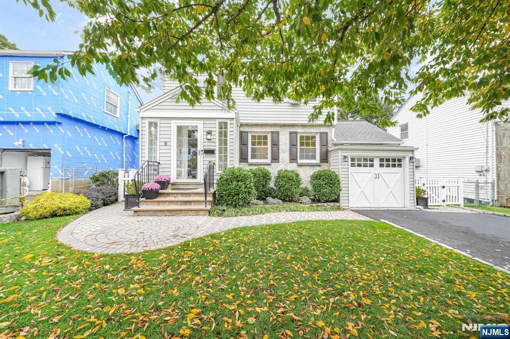 8 White Terrace