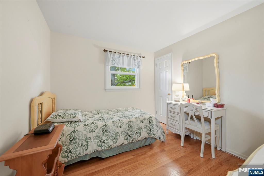 32 Crestwood Avenue