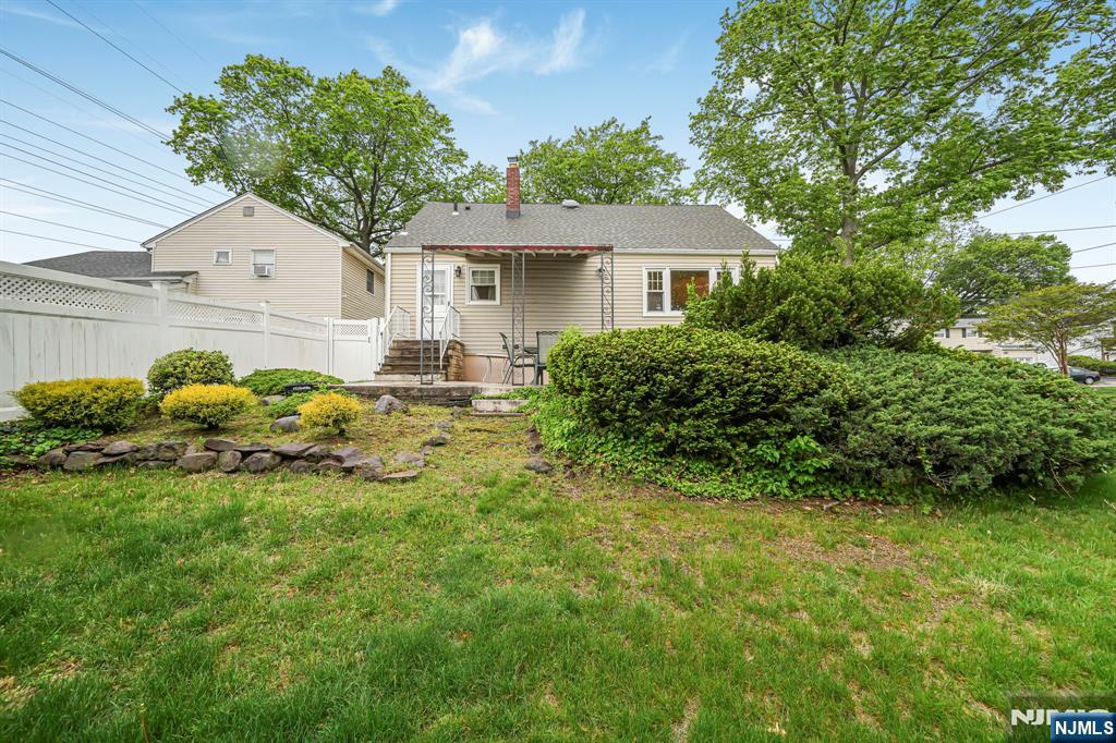 32 Crestwood Avenue