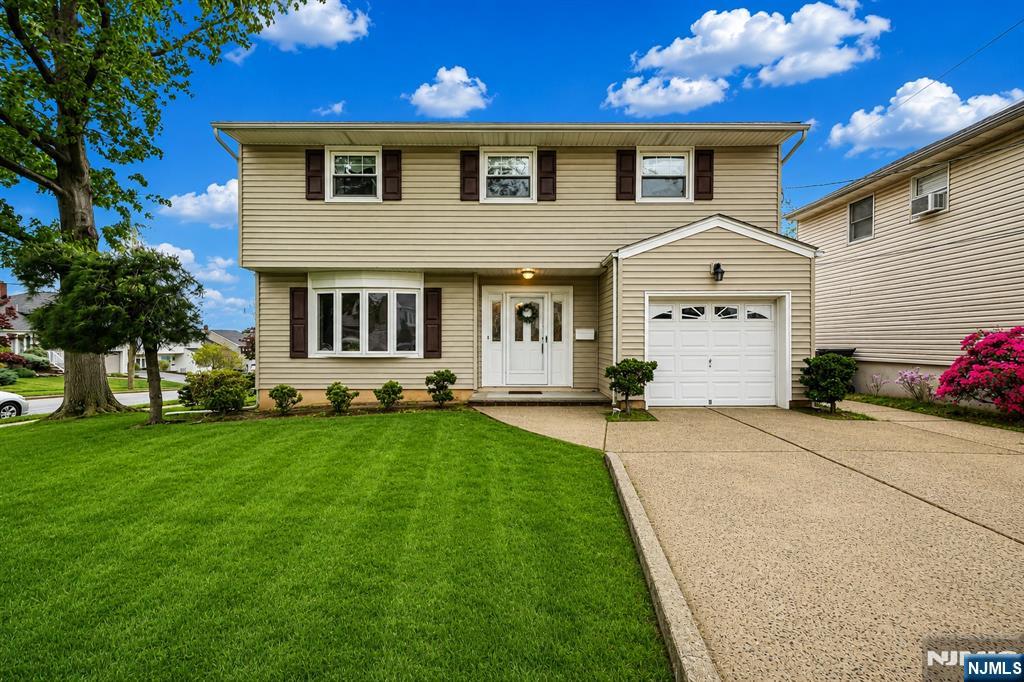 32 Crestwood Avenue