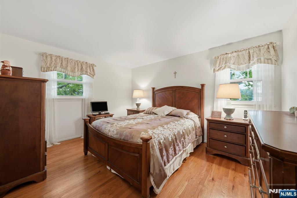 32 Crestwood Avenue