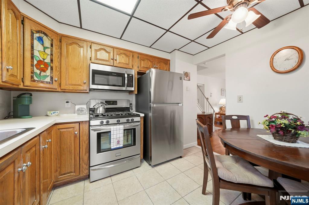 32 Crestwood Avenue