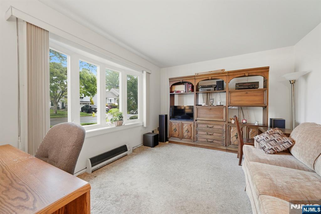 32 Crestwood Avenue