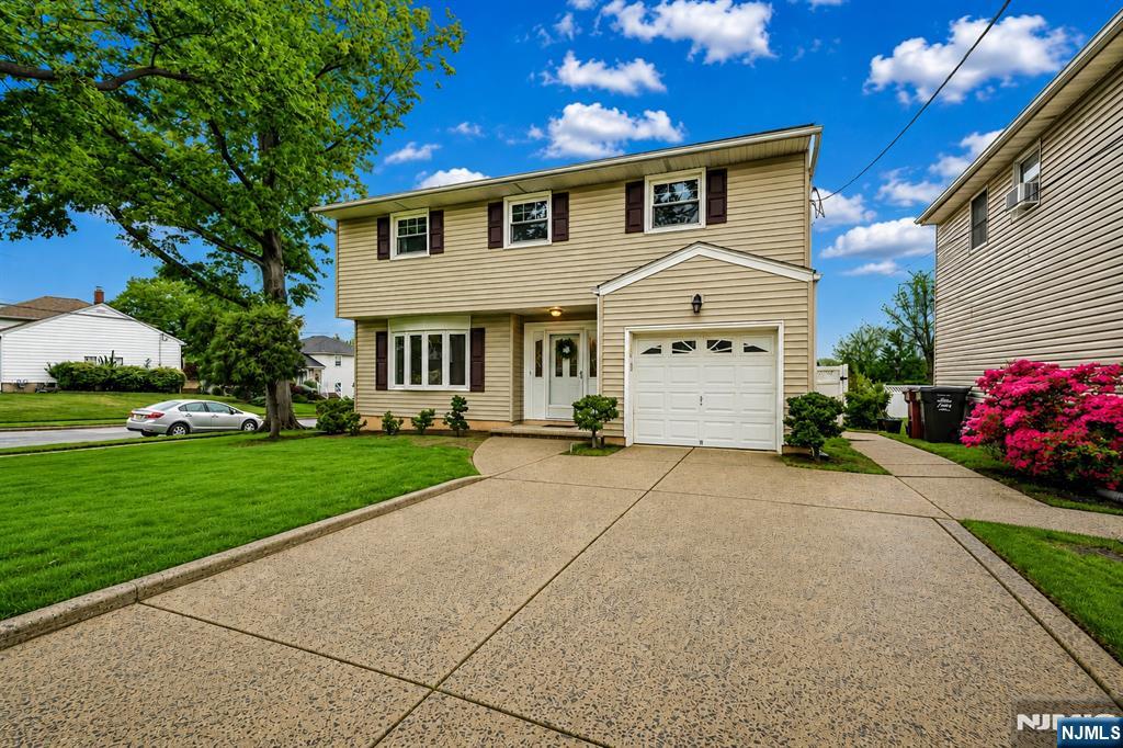 32 Crestwood Avenue