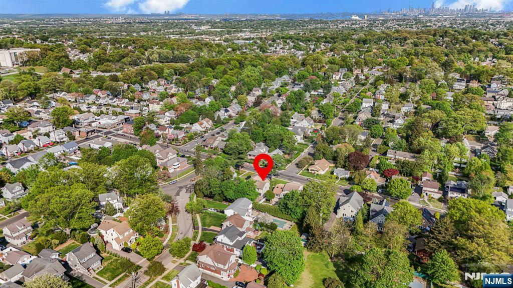 621 Bloomfield Avenue