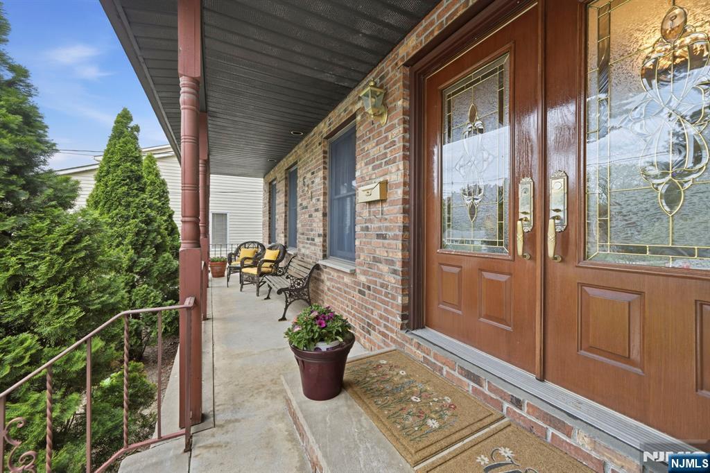 621 Bloomfield Avenue