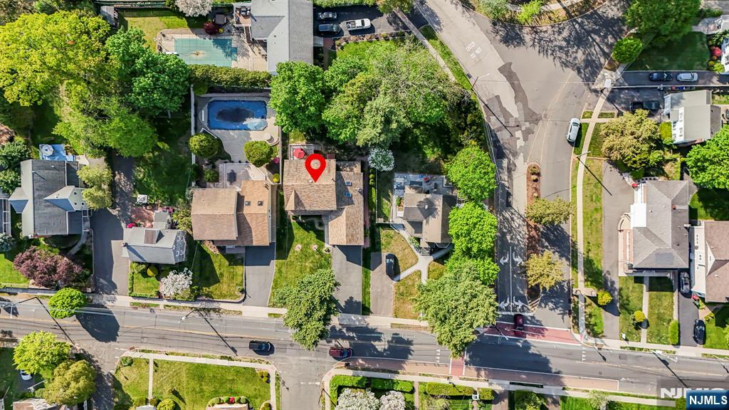 621 Bloomfield Avenue