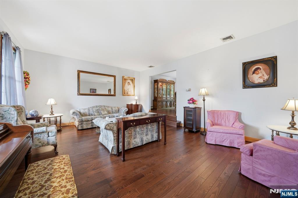 621 Bloomfield Avenue