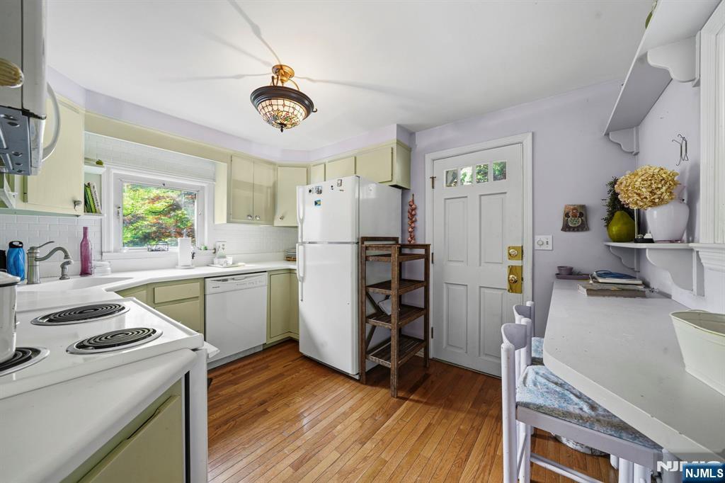 716 Colonial Road