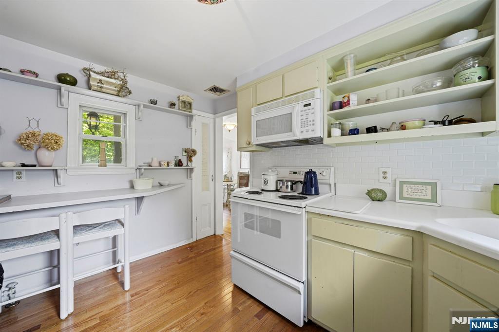 716 Colonial Road