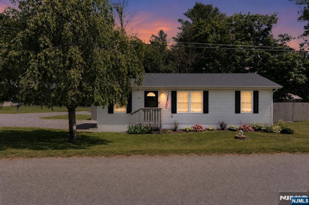 16 Clover Lane