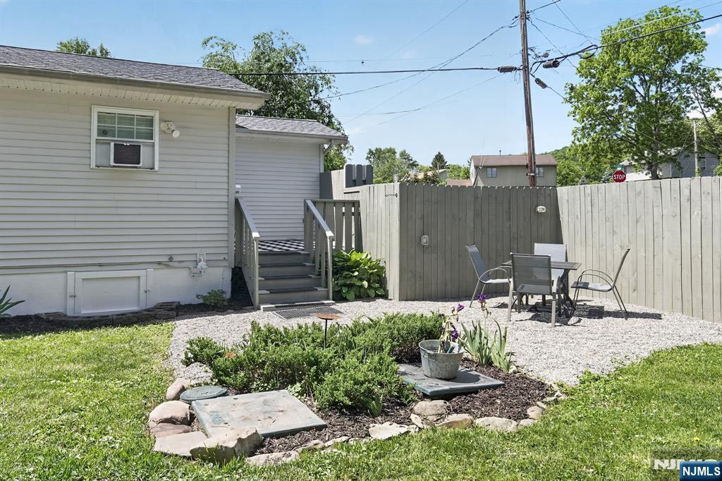 16 Clover Lane
