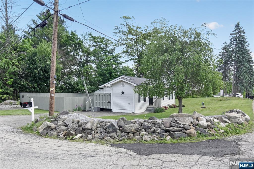 16 Clover Lane