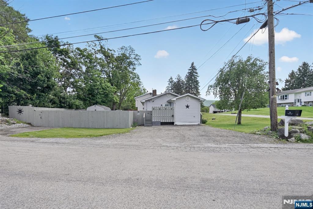 16 Clover Lane