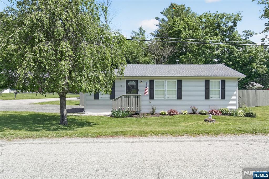 16 Clover Lane