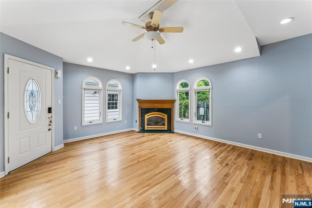 33 Myrtle Avenue