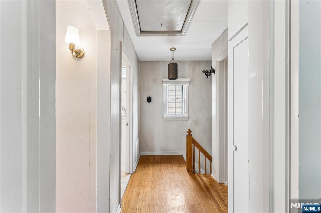 33 Myrtle Avenue