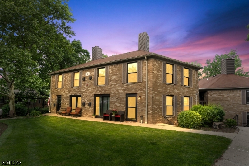 181 Long Hill 8