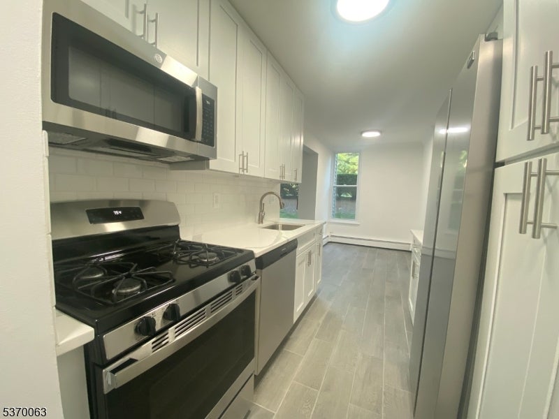 11 River Road B