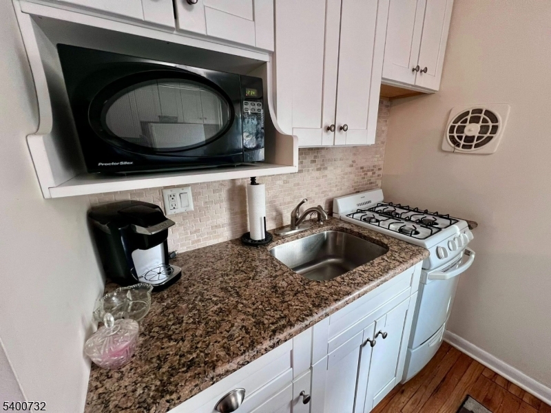 6-12 Hillside Ave C0207 2G