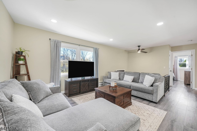35 Zinnia Dr
