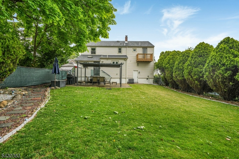 29 Fischer Ave