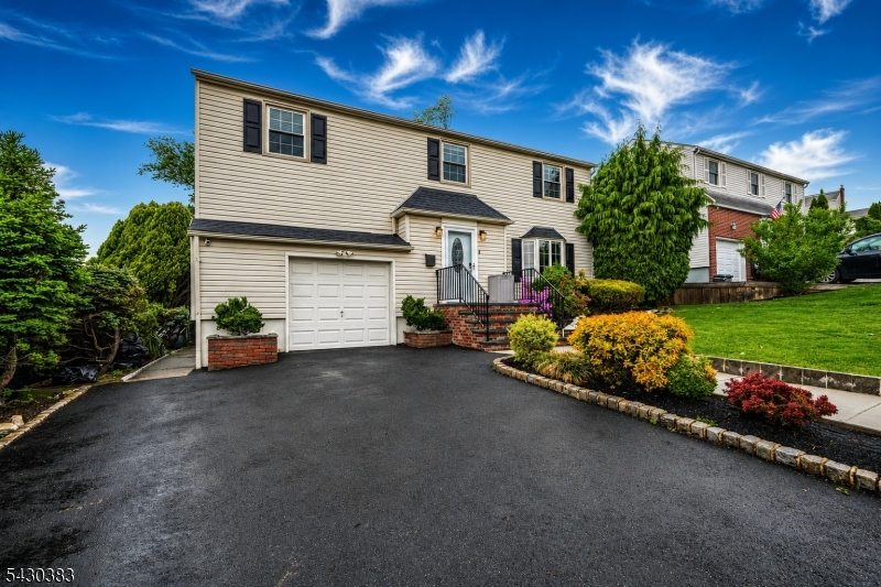 29 Fischer Ave