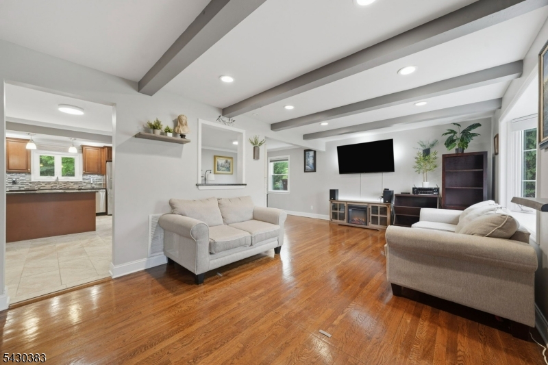 29 Fischer Ave