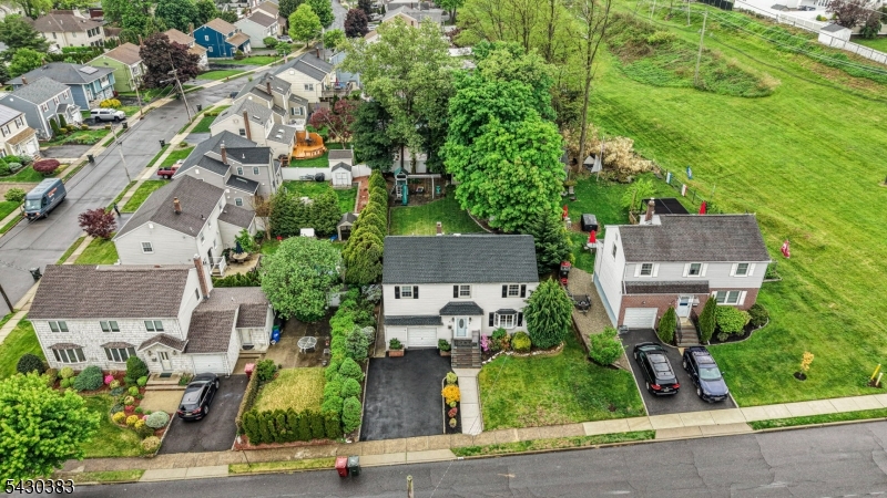 29 Fischer Ave