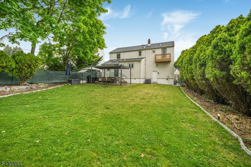 29 Fischer Ave