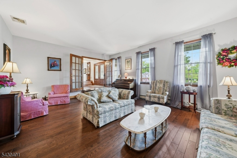 621 Bloomfield Ave