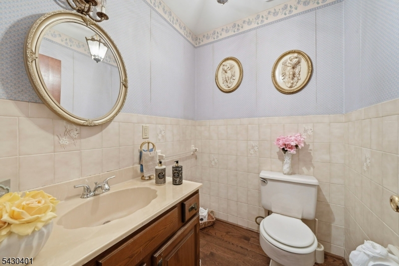 621 Bloomfield Ave