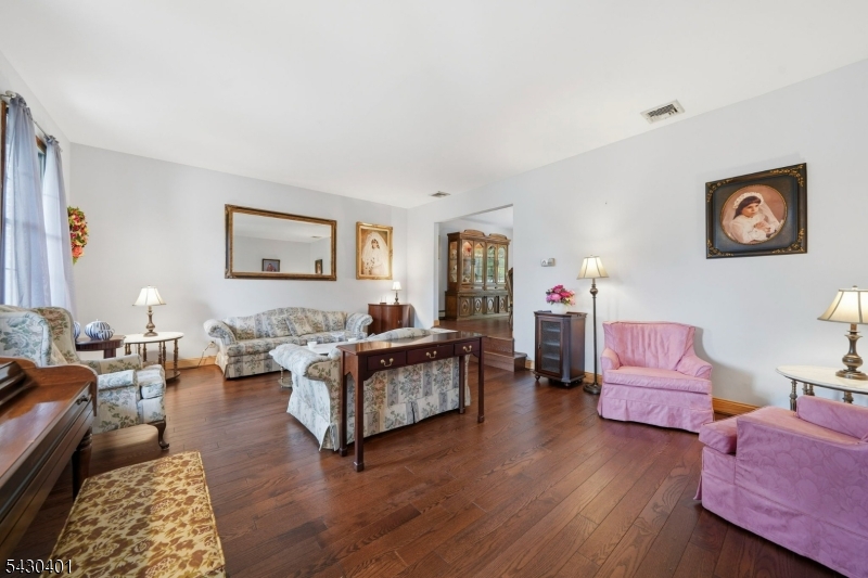 621 Bloomfield Ave