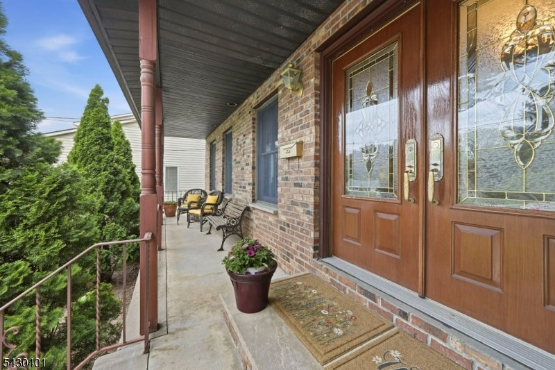 621 Bloomfield Ave