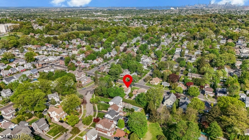 621 Bloomfield Ave