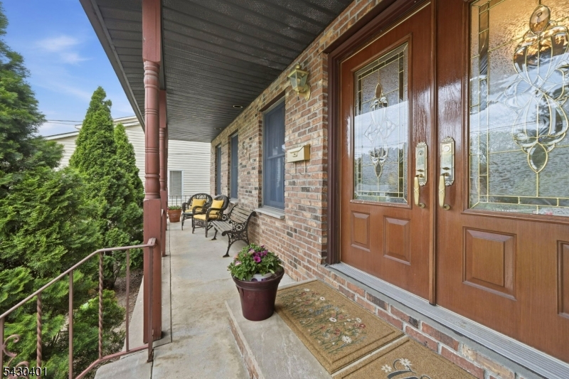 621 Bloomfield Ave