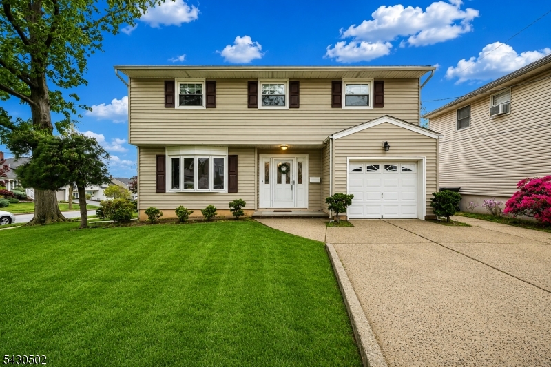 32 Crestwood Ave