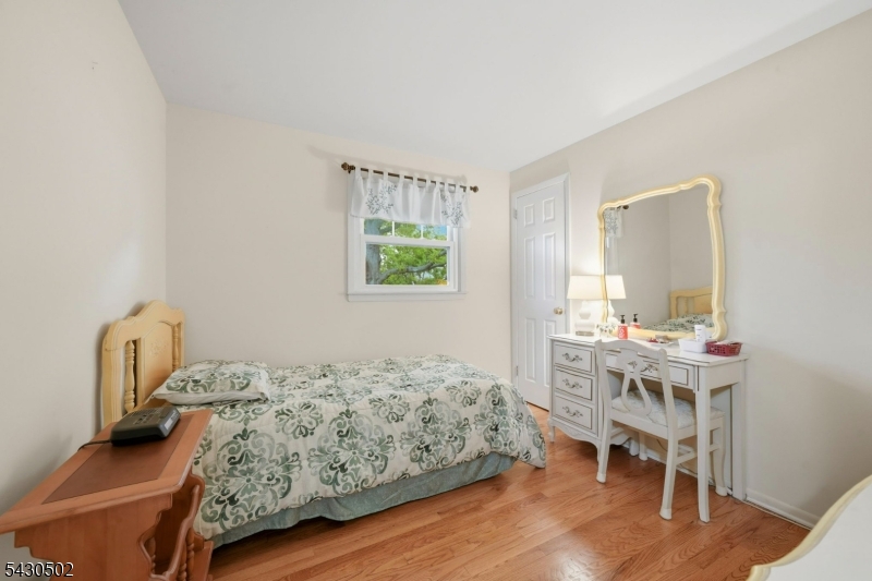 32 Crestwood Ave