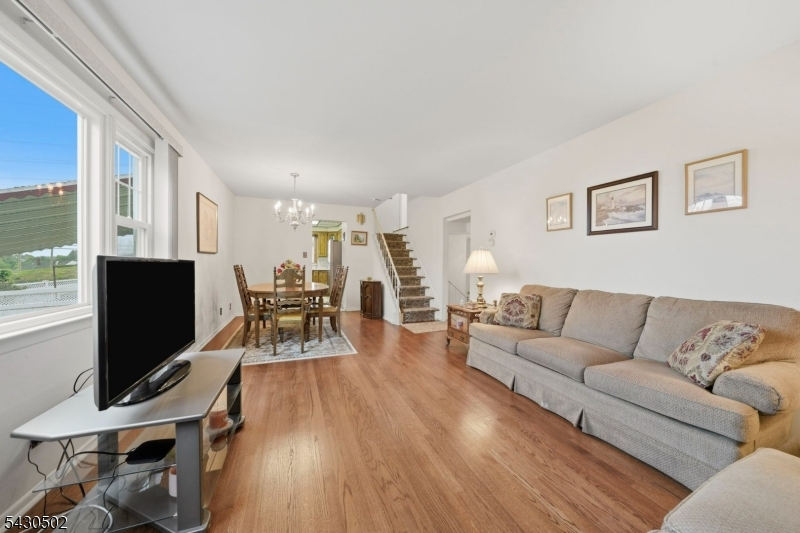 32 Crestwood Ave